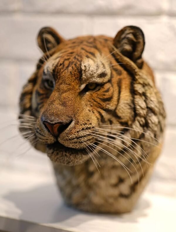 Siberian Tiger – Handcrafted GK Statue, “King of the Northern Forest,” Museum-Quality Hand-Painted Finish, Realistic Whisker Implantation