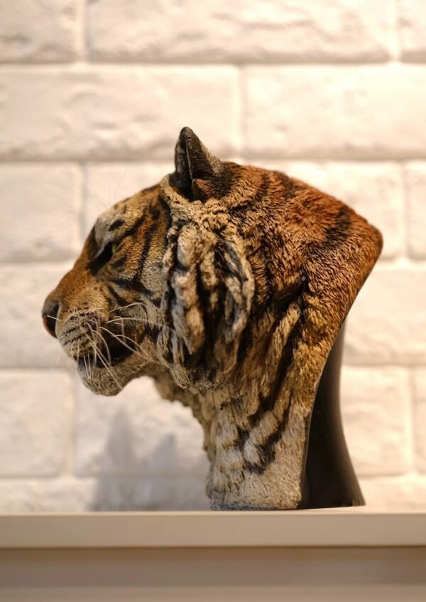 Siberian Tiger – Handcrafted GK Statue, “King of the Northern Forest,” Museum-Quality Hand-Painted Finish, Realistic Whisker Implantation
