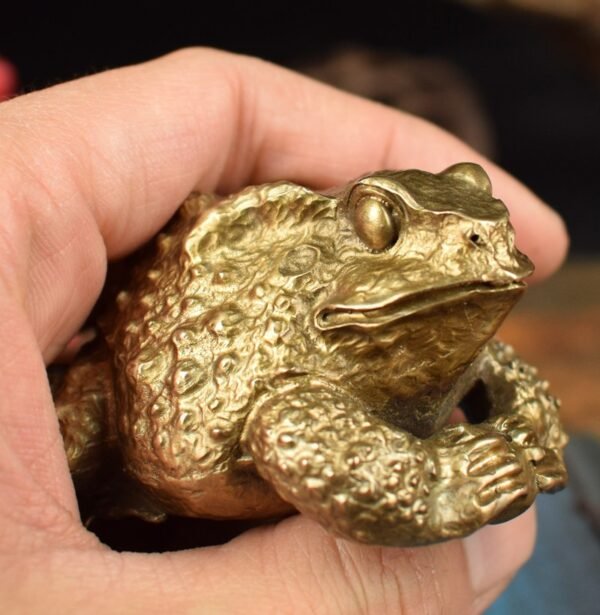 The Golden Toad – Handcrafted Solid Brass Sculpture, “A Croak of Fortune,” Auspicious Desk Companion, Incense Holder & Palm Worry Stone