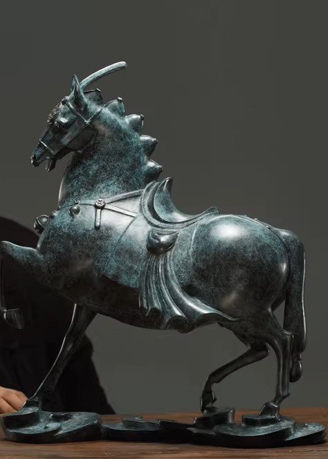 The Tang Dynasty Celestial Horse – "Treading on Clouds" Solid Bronze Sculpture