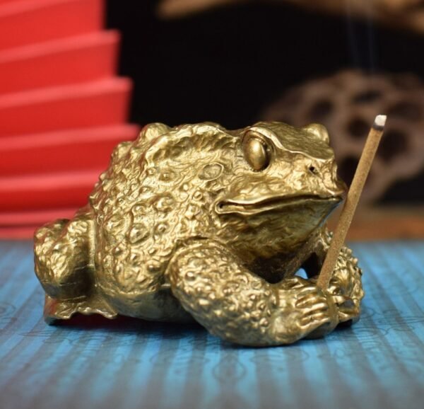 The Golden Toad – Handcrafted Solid Brass Sculpture, “A Croak of Fortune,” Auspicious Desk Companion, Incense Holder & Palm Worry Stone