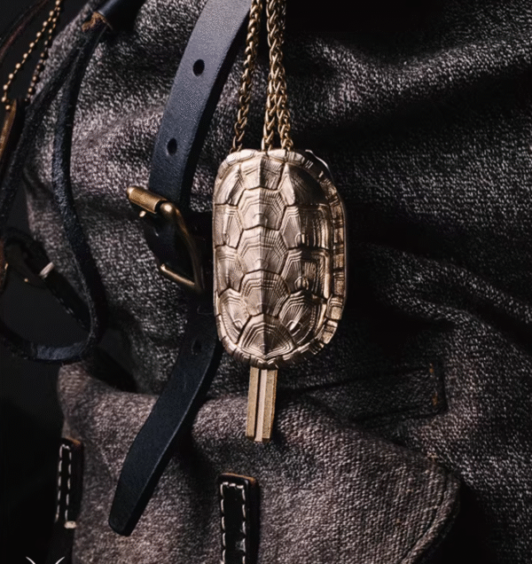 The Tortoise Shell Key Case – Handcrafted Solid Brass Portable Key Organizer