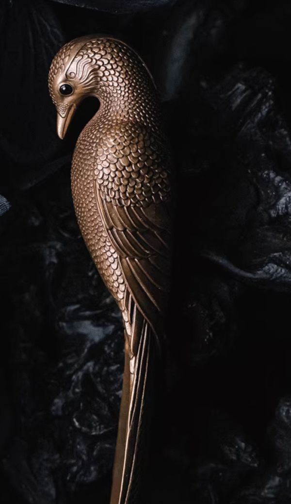 The Red-Billed Blue Magpie Shoehorn – Handcrafted Solid Bronze Desk Sculpture & Heirloom Tool