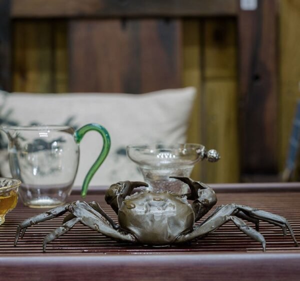 Life‑Size Brass Crab – Handcrafted Solid Brass Sculpture, “The Coastal Guardian”, Realistic Desktop Decor, Tea Pet & Gift